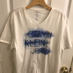Calvin Klein graphic v neck